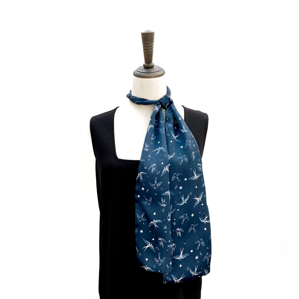 Swallow bird print reversible silk scarf - Navy