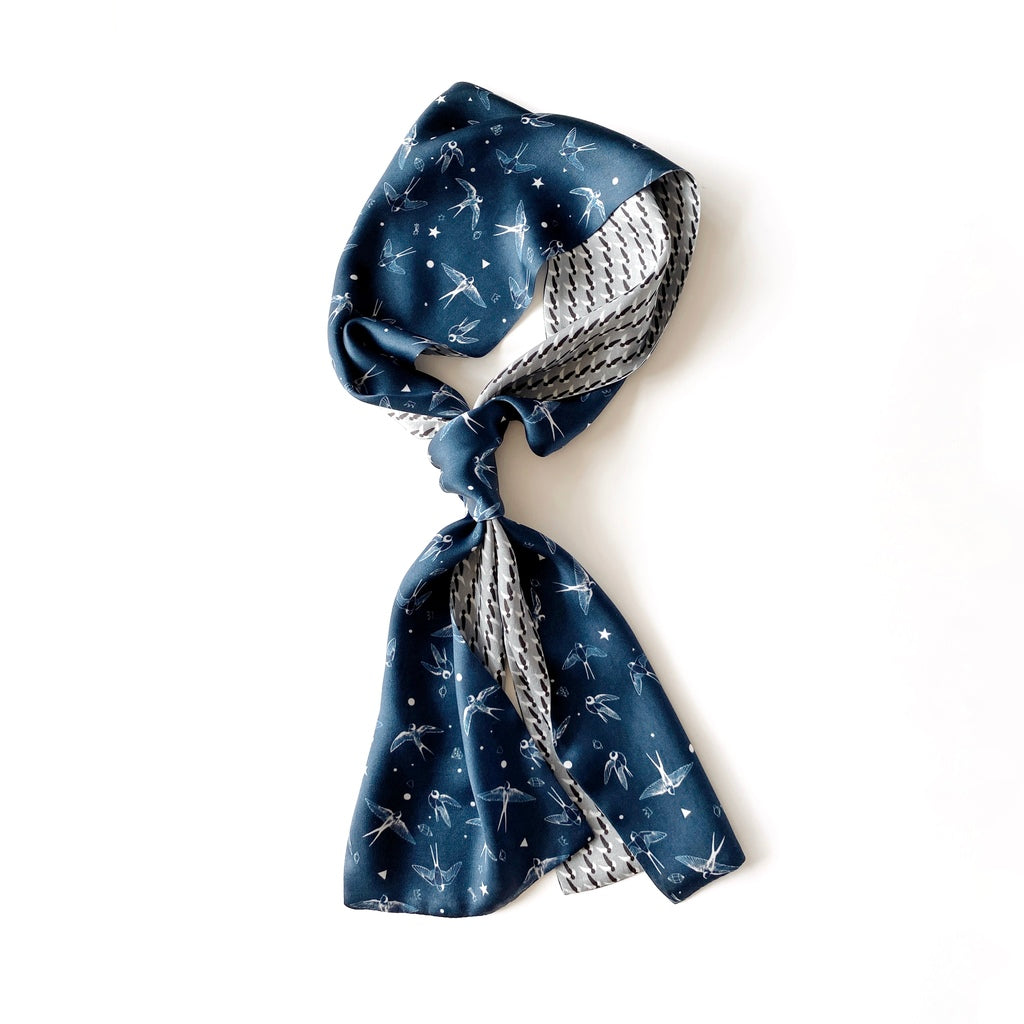 Swallow bird print reversible silk scarf - Navy