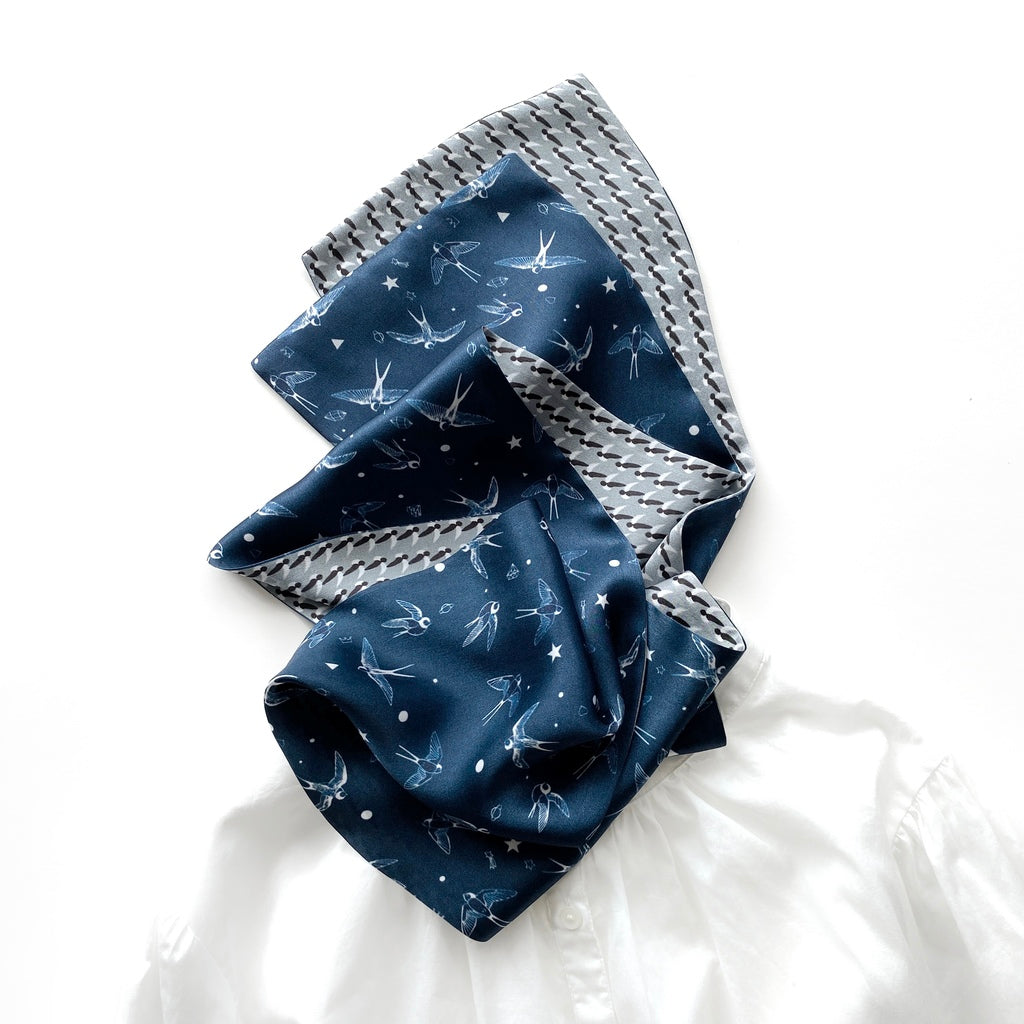 Swallow bird print reversible silk scarf - Navy