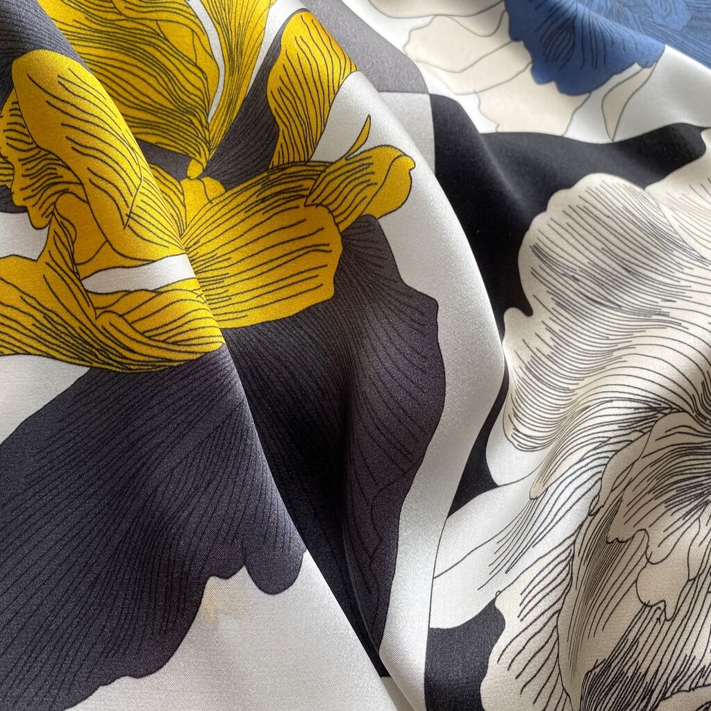 Four Flowers 53x53 Silk Scarf